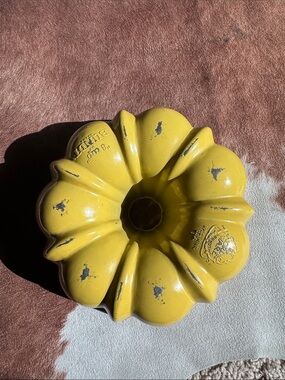 Nordic Ware Yellow Pumpkin-Shaped Bundt Pan Home Accent